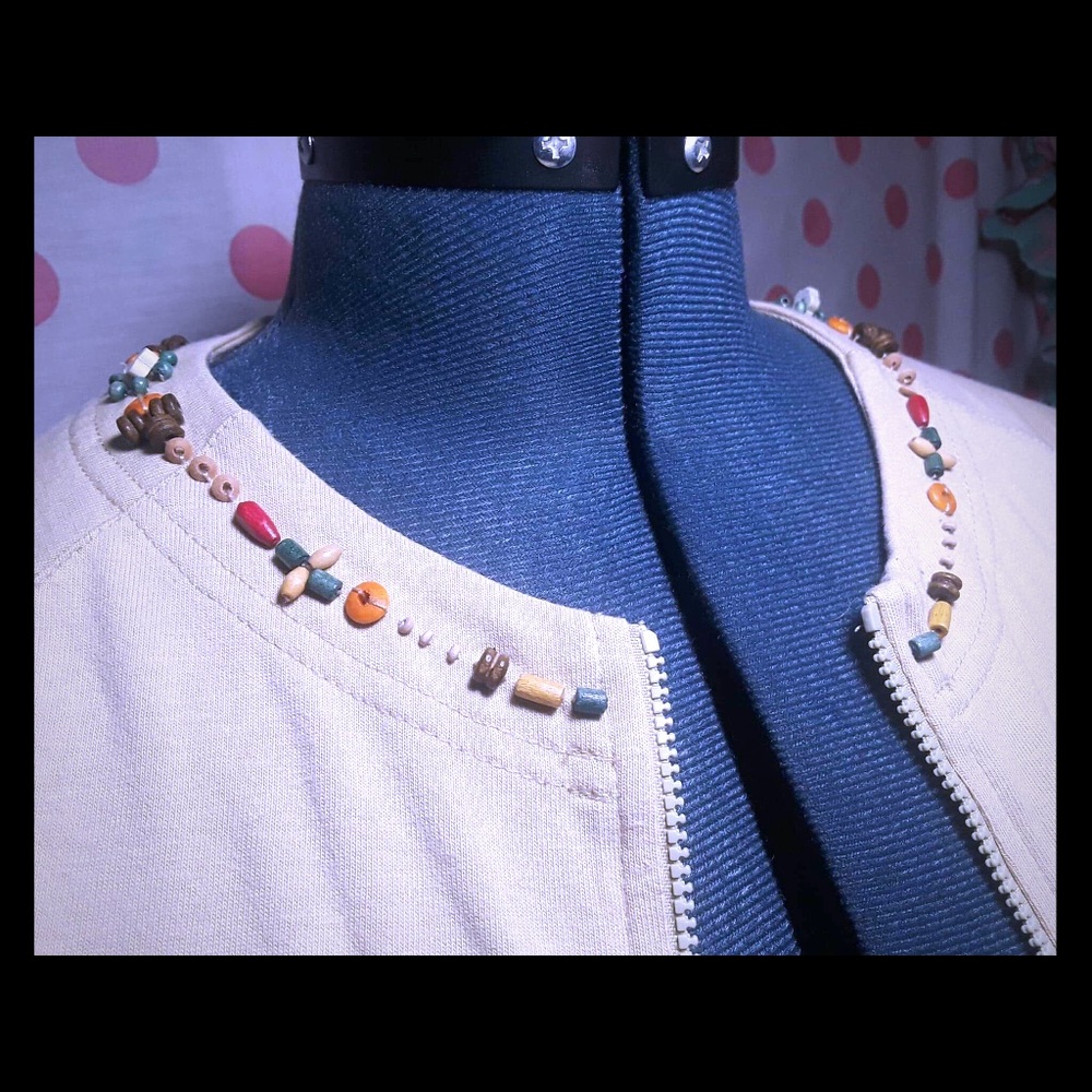 CUTE!! Beaded Woman's Onque Casuals Sweater!!